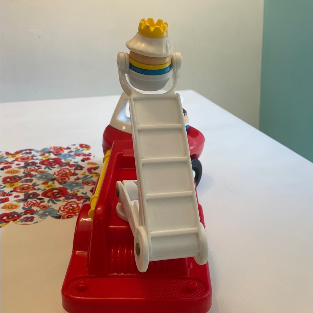 Little Tikes Toddle Tot Firetruck & 3 Toddle Tots - Picture 5 of 12